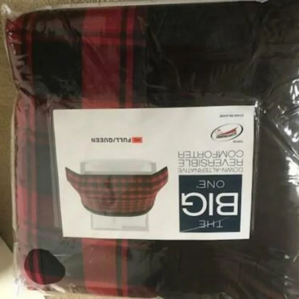 NIP RED PLAID DOWN ALTERNATIVE COMFORTER FULL/QUEEN